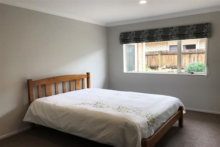 Photo of property in 5 Castlehill Court, Wattle Downs, Auckland, 2103