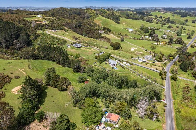 Photo of property in 863 Weranui Road, Wainui, Silverdale, 0994