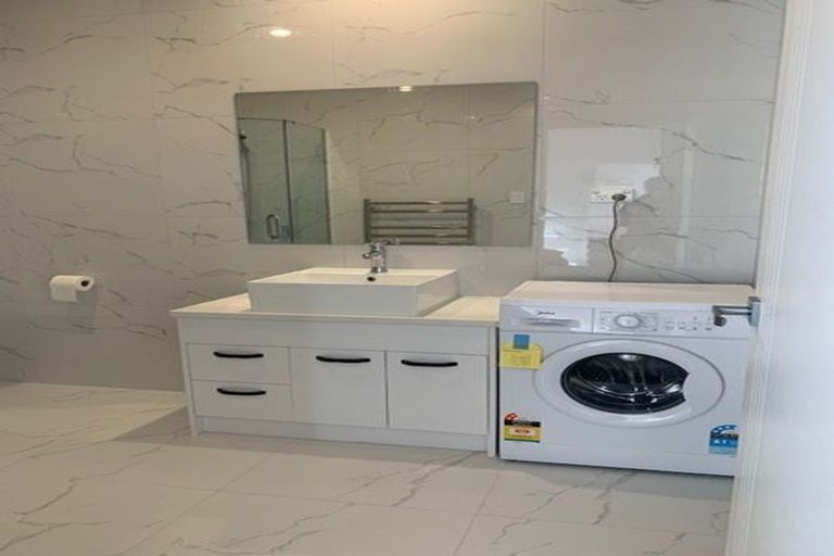 Photo of property in 2 Lavey Road, Flat Bush, Auckland, 2019