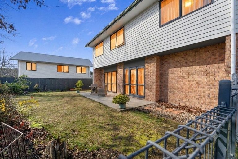 Photo of property in 7 Newfound Way, Glen Eden, Auckland, 0602