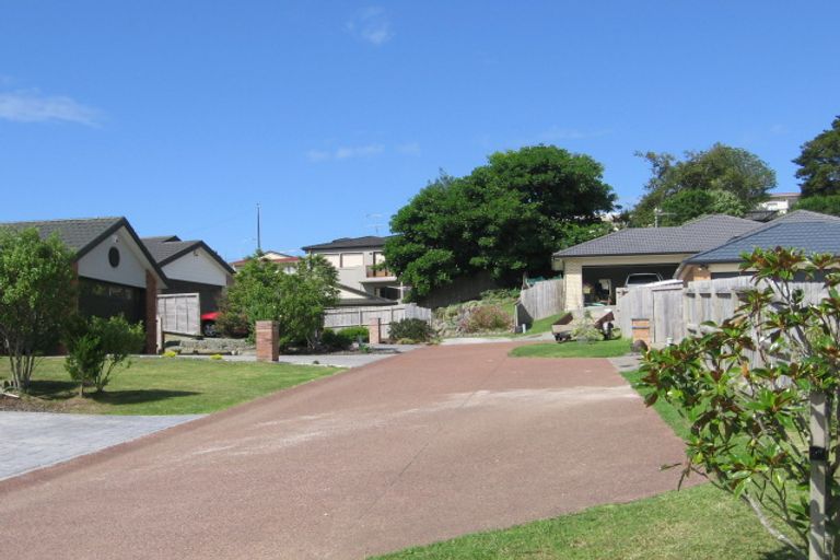 Photo of property in 36 Sunvista Avenue, Oteha, Auckland, 0632