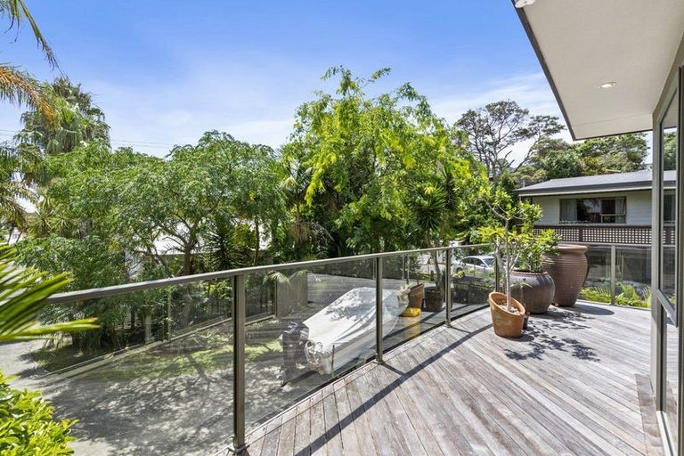 Photo of property in 23a Waiora Road, Stanmore Bay, Whangaparaoa, 0932