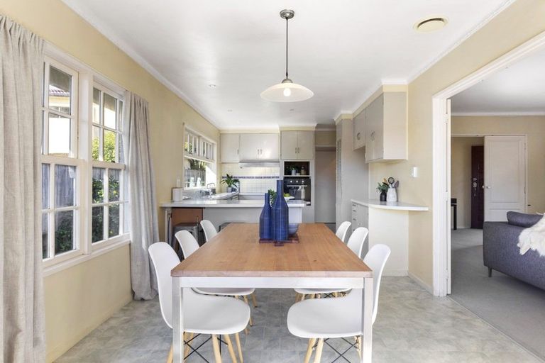 Photo of property in 11 Fielding Crescent, Farm Cove, Auckland, 2012