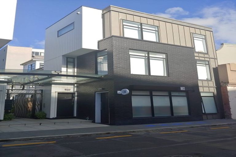Photo of property in 2/5 Ebor Street, Te Aro, Wellington, 6011