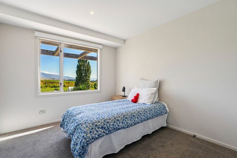 Photo of property in 32 Hall Road, Bannockburn, Cromwell, 9384