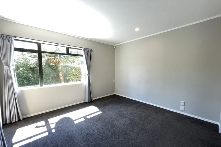 Photo of property in 913/9 Fields Parade, Oteha, Auckland, 0632