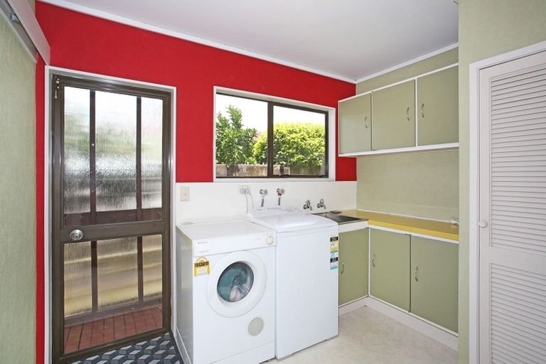 Photo of property in 5 Rushgreen Avenue, Pahurehure, Papakura, 2113