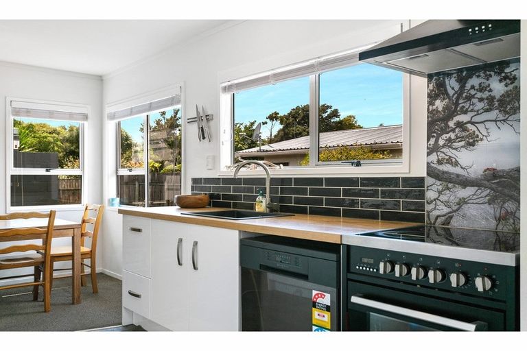 Photo of property in 35 Otupai Street, Two Mile Bay, Taupo, 3330
