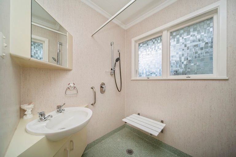 Photo of property in 93a Tukapa Street, Westown, New Plymouth, 4310