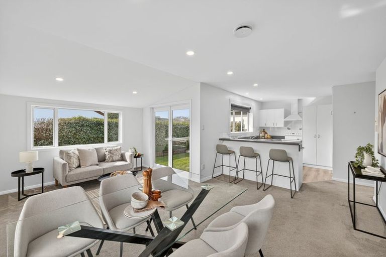 Photo of property in 40 Harrowdale Drive, Avonhead, Christchurch, 8042