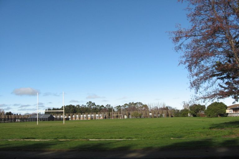 Photo of property in 23 Eglinton Street, Winton, 9720