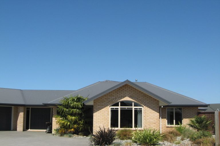 Photo of property in 58 Coolspring Way, Redwood, Christchurch, 8051