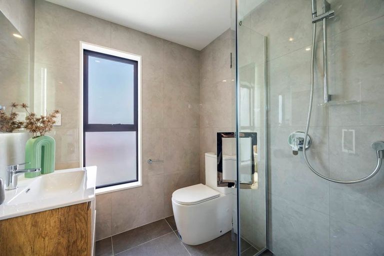 Photo of property in 4c Meadowvale Avenue, Forrest Hill, Auckland, 0620