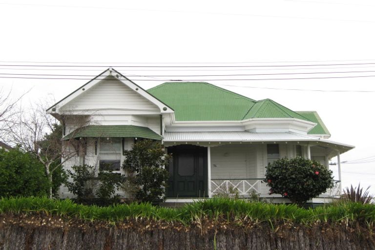 Photo of property in 56 Belt Road, New Plymouth, 4310