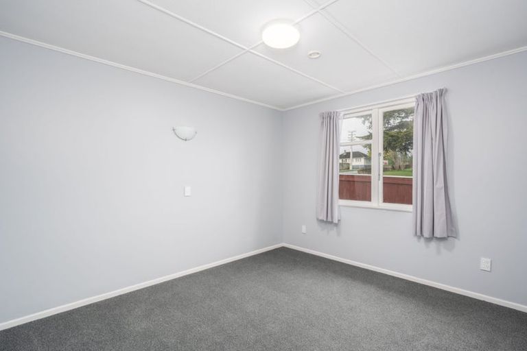 Photo of property in 61 Castor Crescent, Cannons Creek, Porirua, 5024