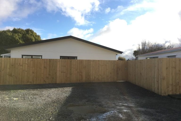 Photo of property in 2/141 Peverel Street, Riccarton, Christchurch, 8041