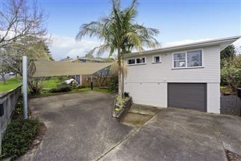 Photo of property in 35 Lynden Avenue, Hillcrest, Auckland, 0627