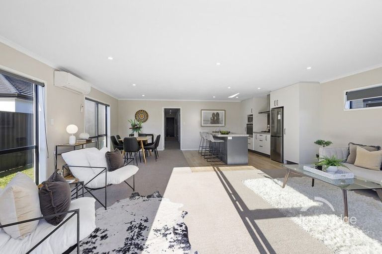 Photo of property in 40 Te Kaeaea Crescent, Wallaceville, Upper Hutt, 5018
