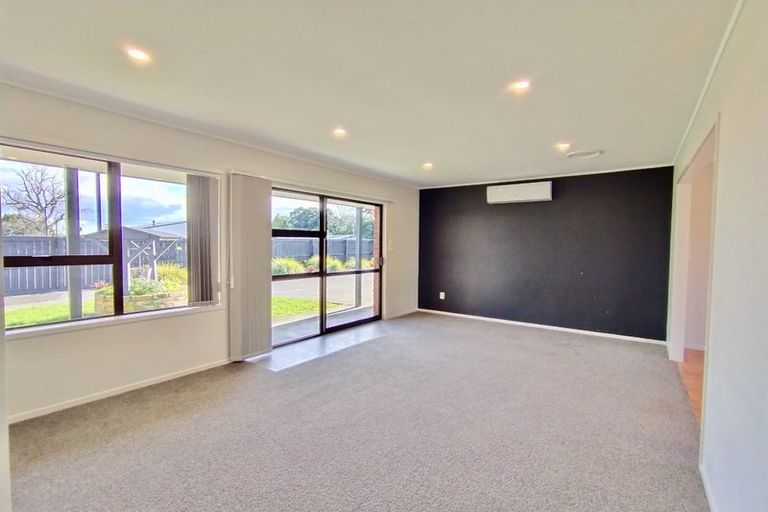 Photo of property in 2/11 Taharoto Road, Takapuna, Auckland, 0622