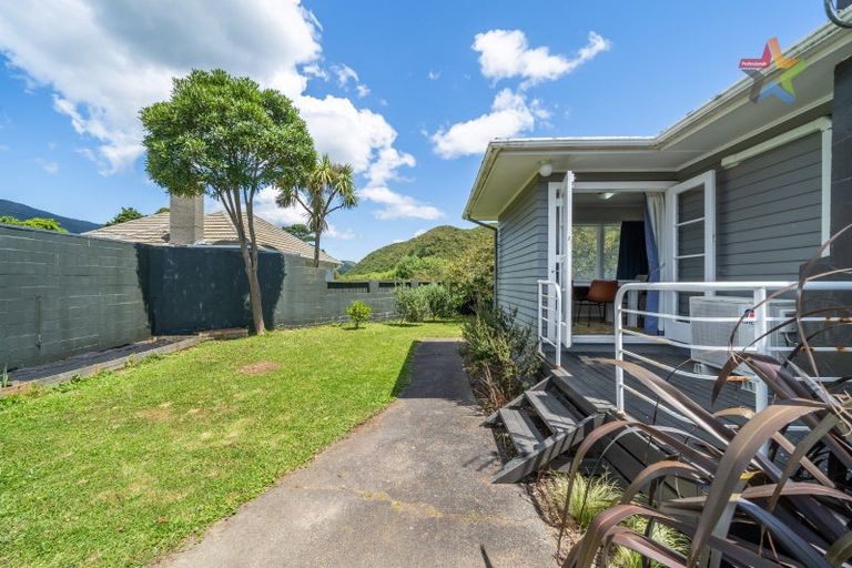 Photo of property in 5 Willow Grove, Wainuiomata, Lower Hutt, 5014