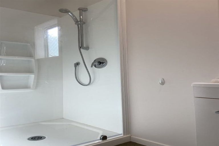 Photo of property in 7 Cornwall Street, Te Atatu South, Auckland, 0610