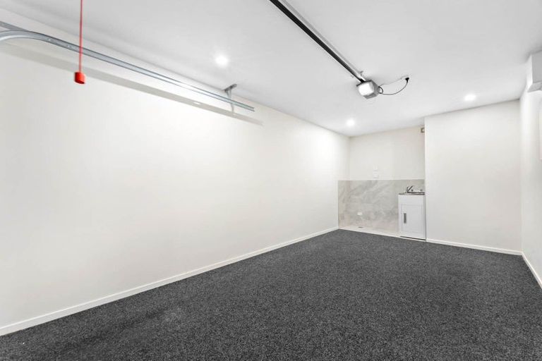 Photo of property in 11c Bowman Road, Forrest Hill, Auckland, 0620