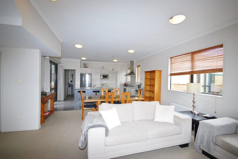 Photo of property in 22 Greenbough Lane, Greenhithe, Auckland, 0632