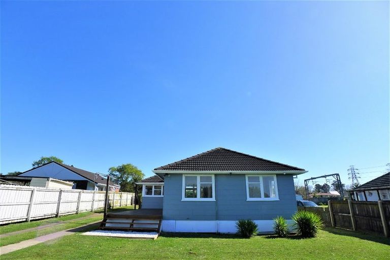 Photo of property in 88 Swaffield Road, Papatoetoe, Auckland, 2025