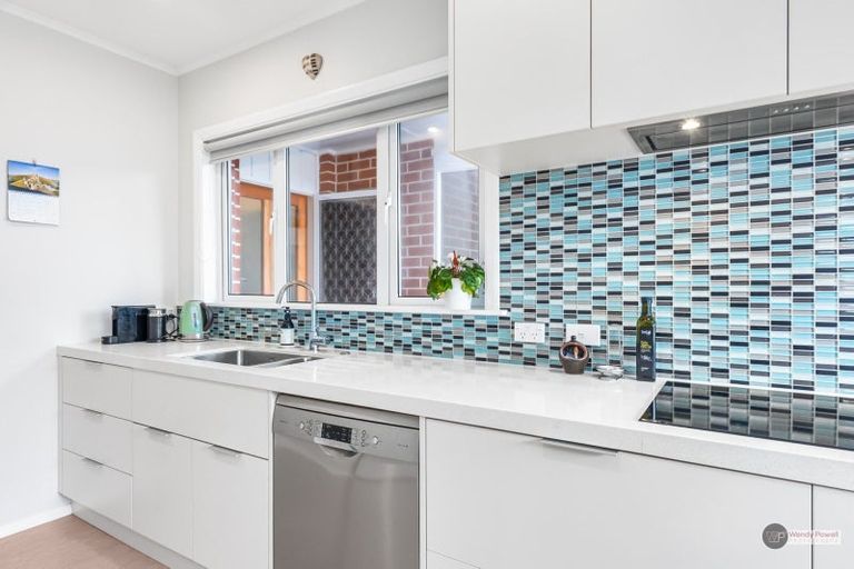 Photo of property in 18 Holyoake Crescent, Avalon, Lower Hutt, 5011