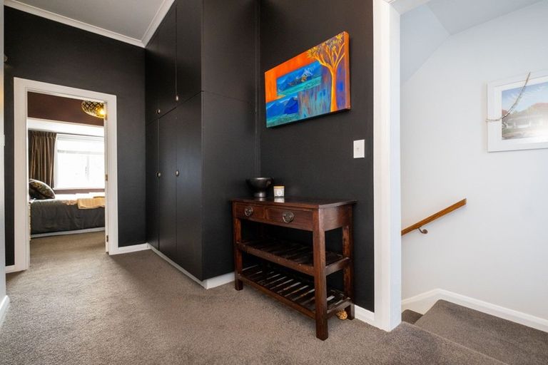 Photo of property in 22 Enfield Road, Hospital Hill, Napier, 4110