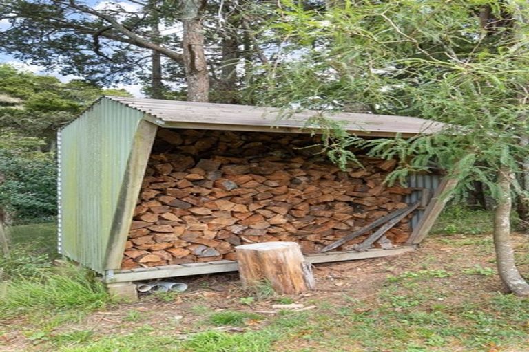 Photo of property in 1071 Tauhoa Road, Kaipara Flats, Warkworth, 0984