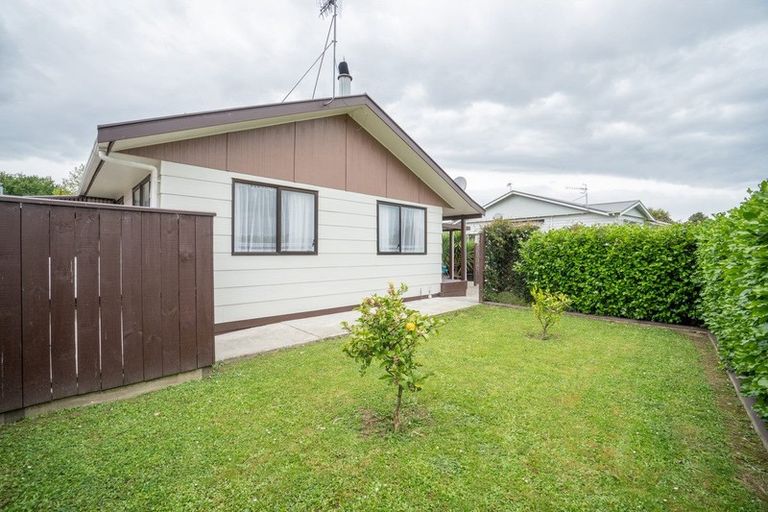 Photo of property in 45 Chatsworth Place, Highbury, Palmerston North, 4412