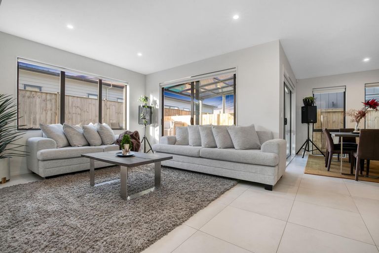 Photo of property in 39 Kabardin Street, Karaka, Papakura, 2113