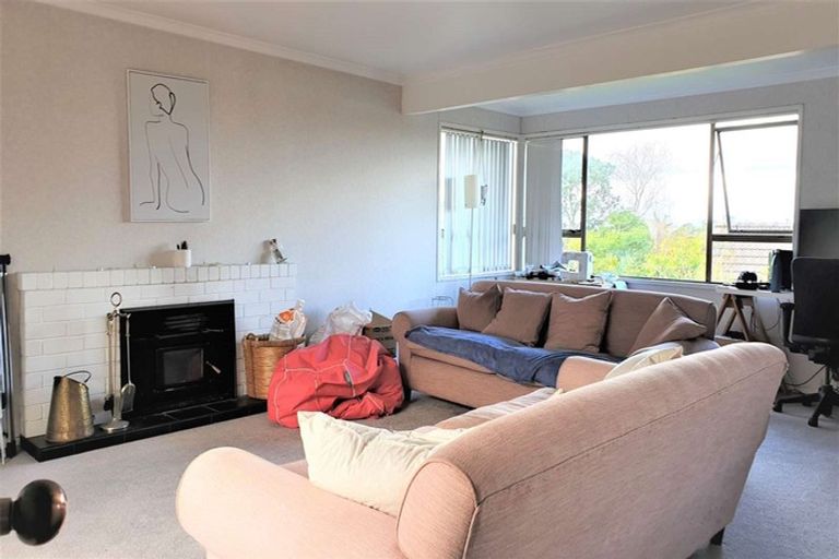 Photo of property in 13 Mcbreen Avenue, Northcote, Auckland, 0627