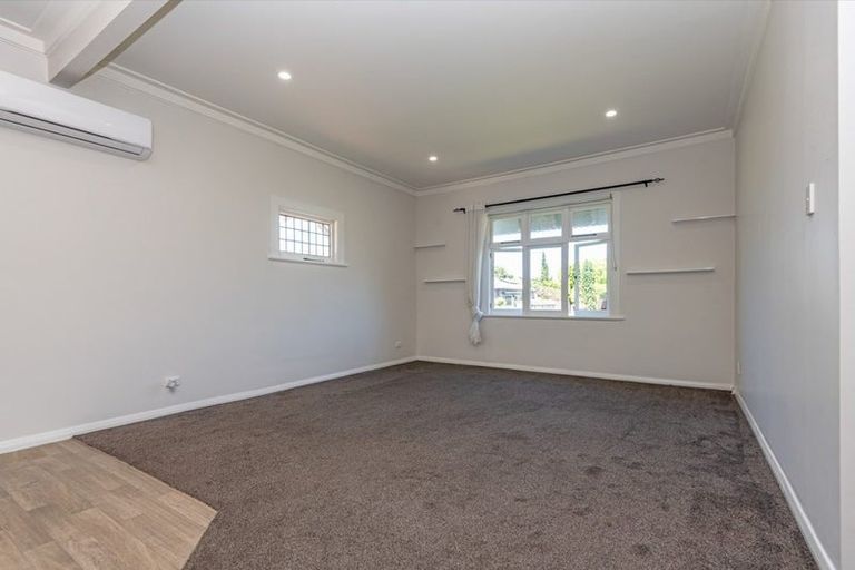 Photo of property in 87 Russell Street, Palmerston North, 4414
