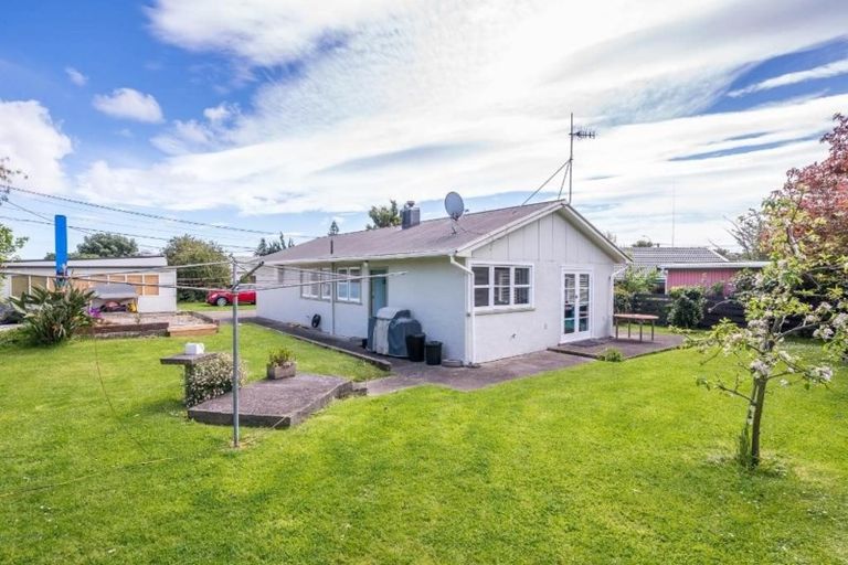 Photo of property in 3 Sunny Glen, Waikanae, 5036