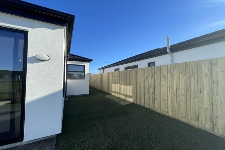 Photo of property in 8 Riroriro Lane, Halswell, Christchurch, 8025