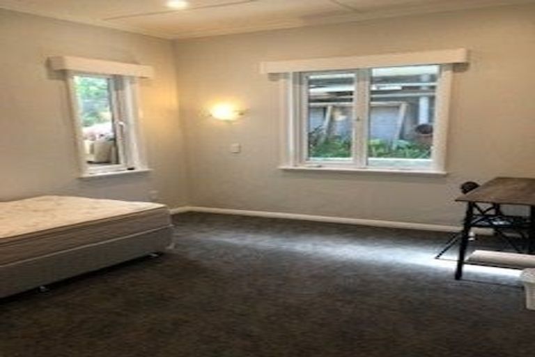 Photo of property in 92a Creswick Terrace, Northland, Wellington, 6012