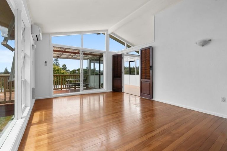 Photo of property in 204 Old Titirangi Road, Titirangi, Auckland, 0604