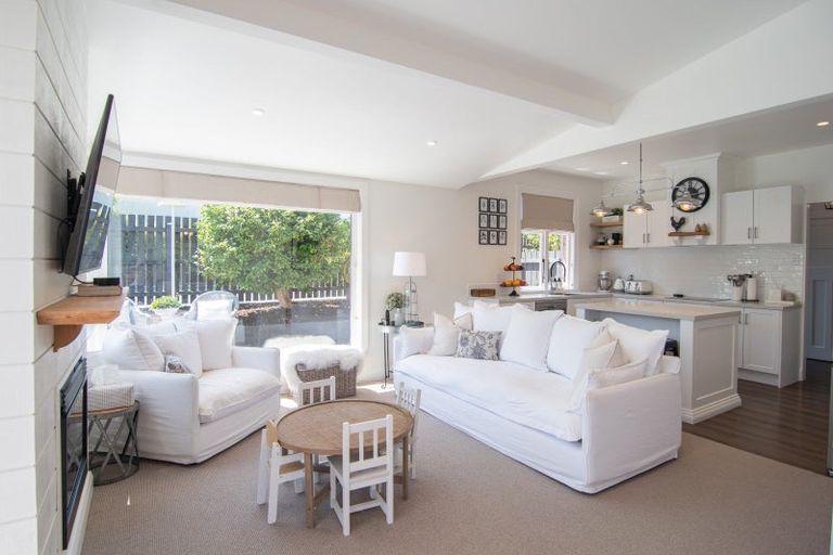 Photo of property in 74 Le Cren Street, Seaview, Timaru, 7910