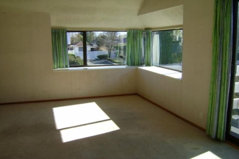 Photo of property in 2/138 Waimairi Road, Ilam, Christchurch, 8041