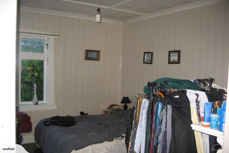 Photo of property in 12 Tanera Crescent, Brooklyn, Wellington, 6021