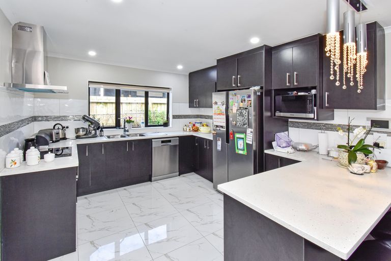 Photo of property in 7 Clendon Place, Manurewa, Auckland, 2102