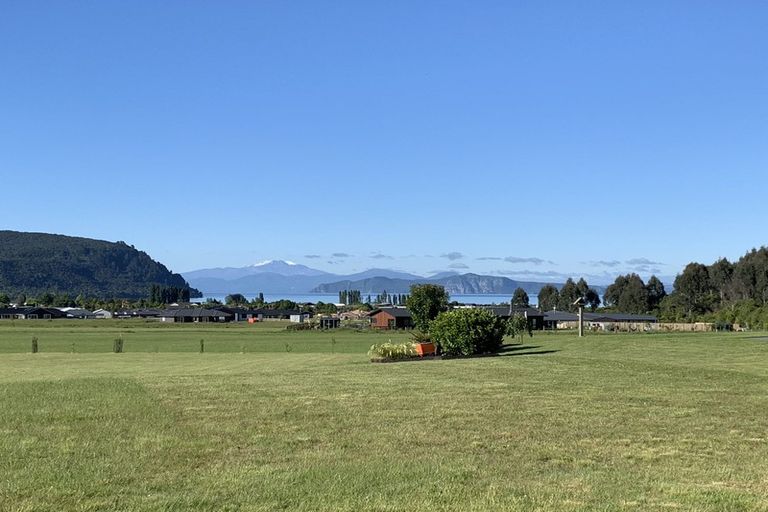 Photo of property in 24 Oakdale Drive, Kinloch, Taupo, 3377