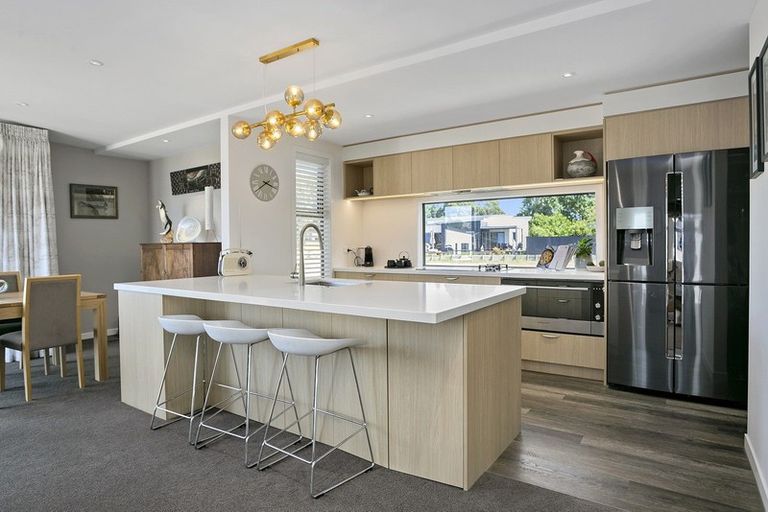 Photo of property in 6 Ada Close, Cambridge, 3434