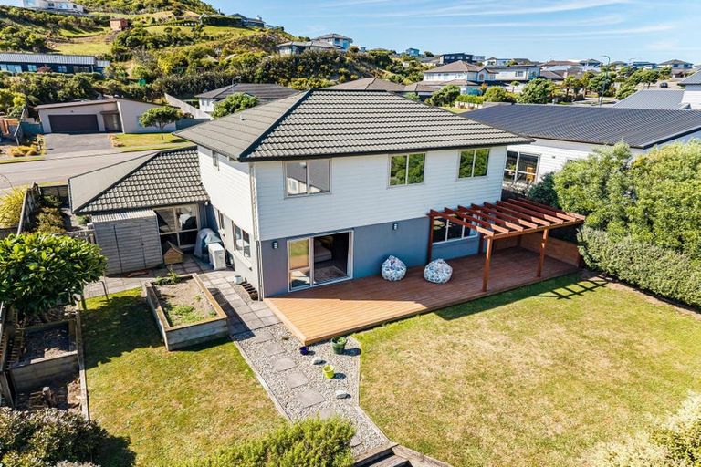 Photo of property in 85 Aotea Drive, Aotea, Porirua, 5024