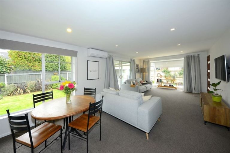 Photo of property in 2/47 Woodbury Street, Russley, Christchurch, 8042