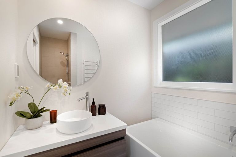 Photo of property in 136 Dyers Pass Road, Cashmere, Christchurch, 8022