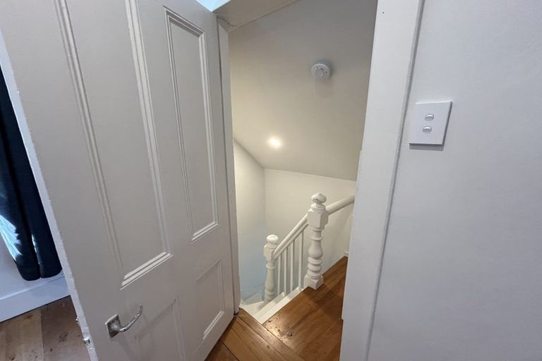 Photo of property in 8 Doctors Common, Mount Victoria, Wellington, 6011