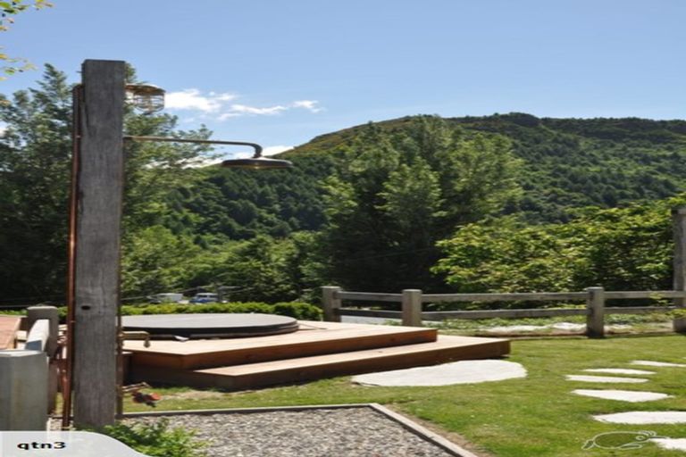 Photo of property in 2 Berkshire Street, Arrowtown, 9302